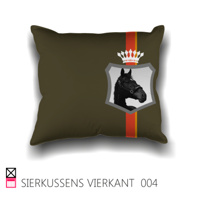 Happy Stable sierkussen satijn 45 x 45 cm 60 x 60 cm custom product horse paard pony